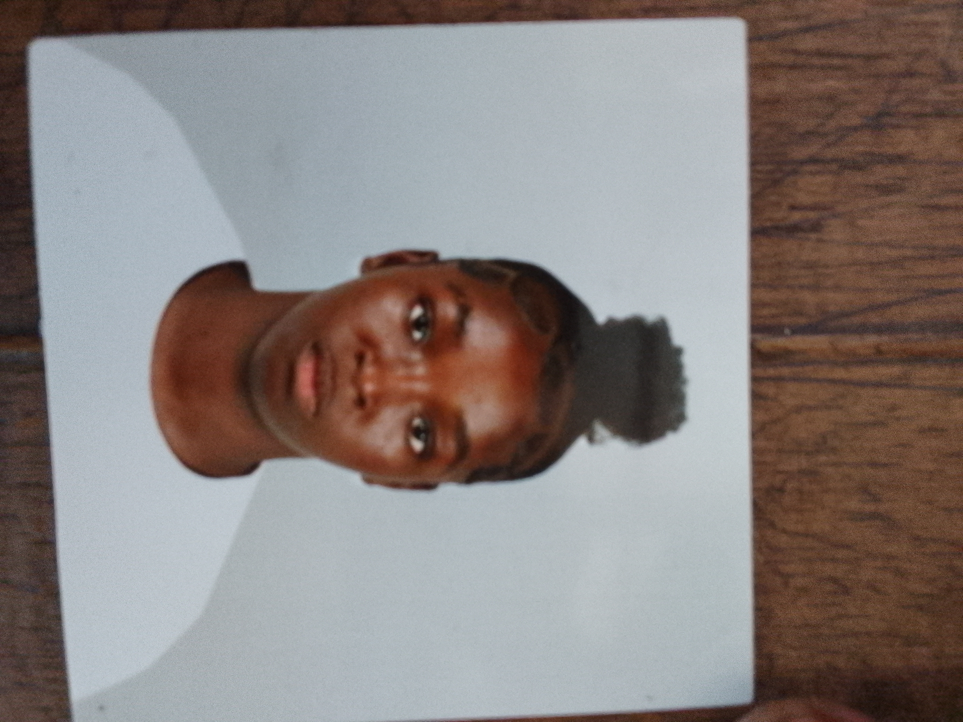 Amoya, Cleaner in Clarendon